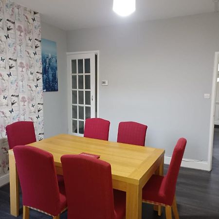 Pearson House - Huku Kwetu 3 Bedroom End Of Terrance House - Family And Business Group Self Catering Accommodation -Huku Kwetu Nottingham Exterior photo